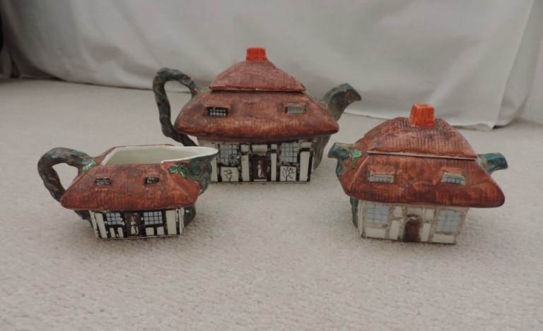 John Maddock & Sons, England Royal Vitreous ‘Thatched Cottage Ware’ No.74052 Tea Service