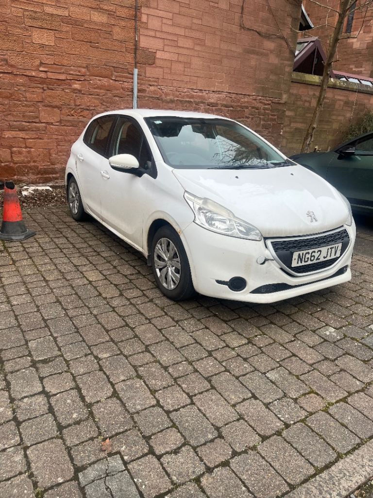 Peugeot, 208, Hatchback, 2013, Manual, 999 (cc), 5 doors