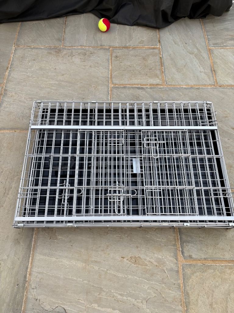 Lords and Labradors dog crate 