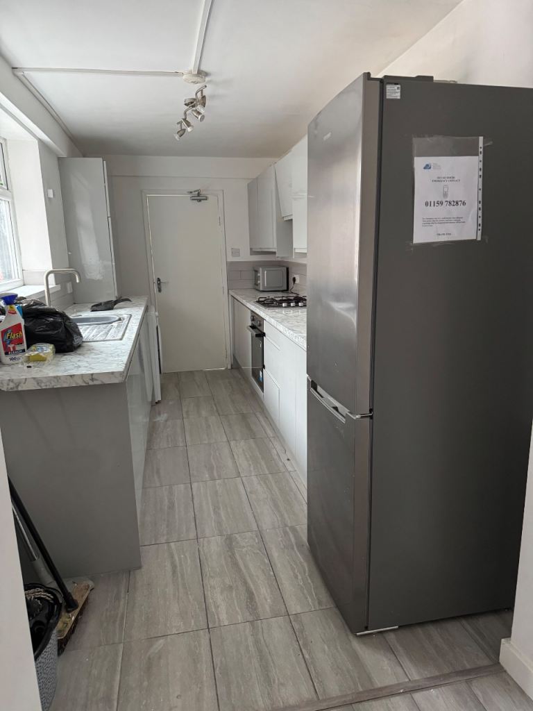 3 Bedroom 2 reception 