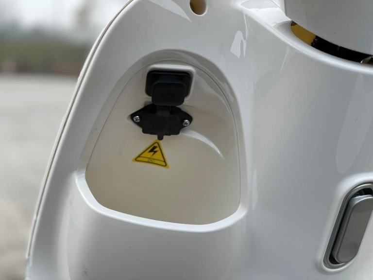 MGB G1 50cc Moped Scooter 2000W Electric Bosch Motor