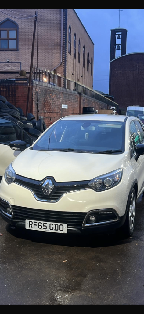 Renault, CAPTUR, Hatchback, 2015, Manual, 898 (cc), 5 doors