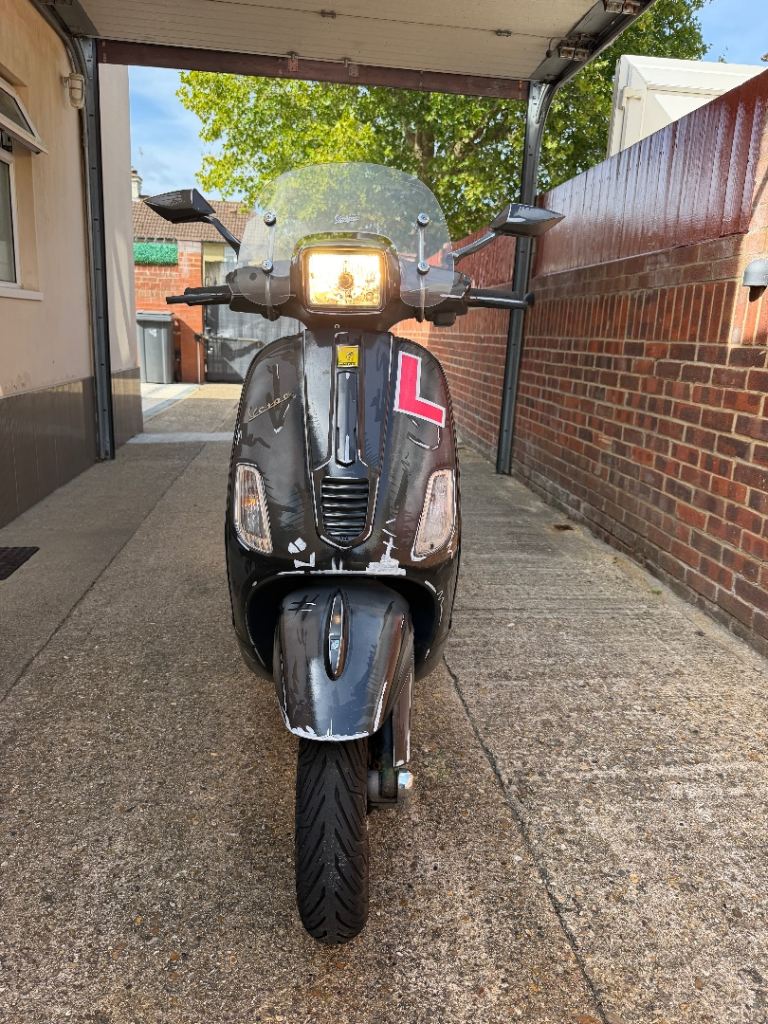 Piaggio, VESPA, 2014, 124 (cc)