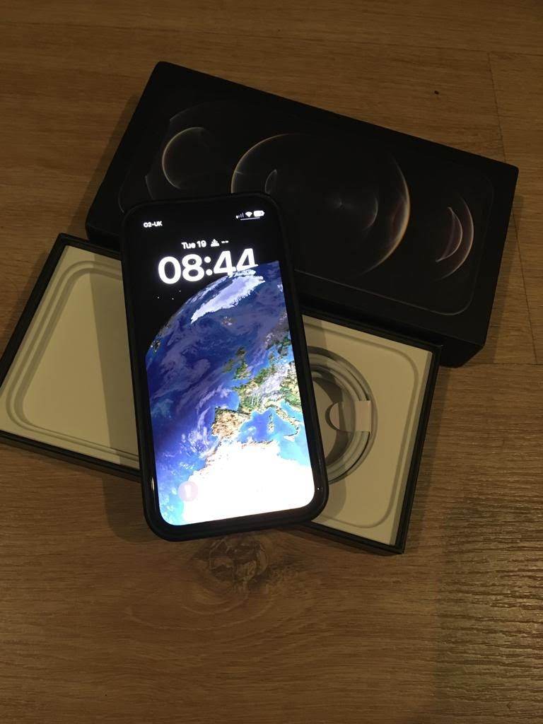 APPLE IPHONE 13 MINI 256GB BLACK MOBILE(UNLOCKED)(MINT CONDITION)
