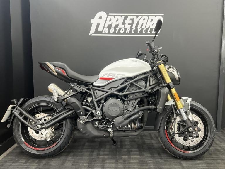 Benelli 752S