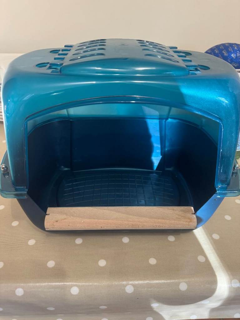 Large bird bath / bathing box for parrots and other birds