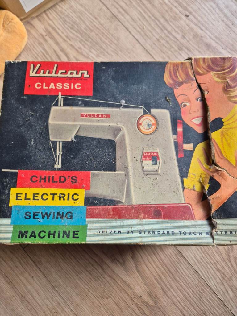 Vintage Vulcan children's elwc sewing machine 