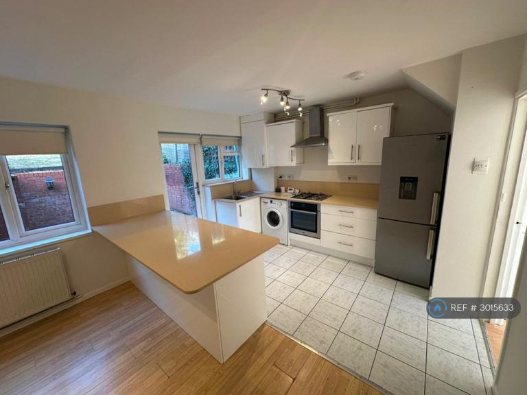 3 bedroom house in Worcester Crescent, London, NW7 (3 bed) (#3015633)