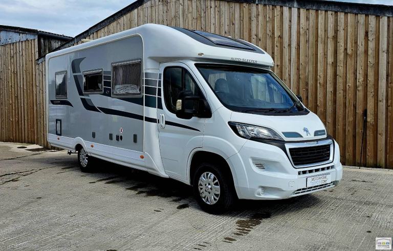 AutoSleepers Broadway FB motorhome 4 berth 2 Belt 3700kgs 7.2m 14k 