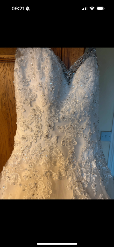 Wedding dress size 10-12 
