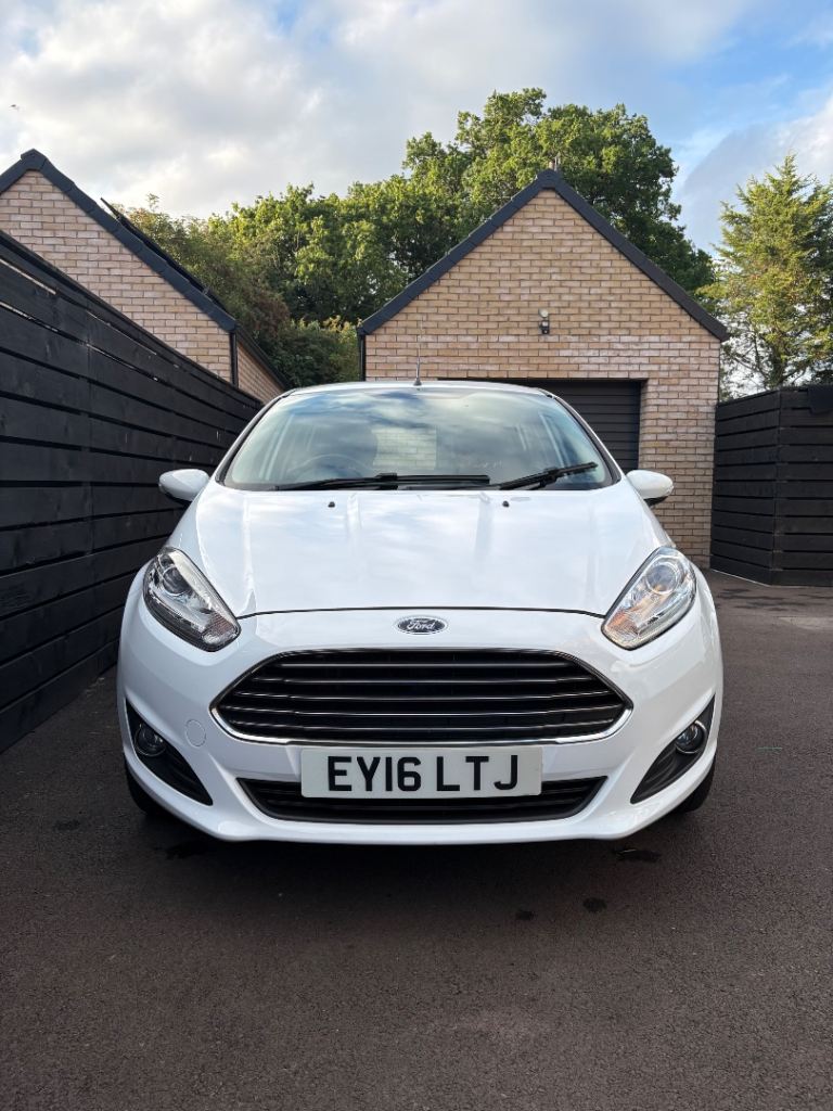 Ford, FIESTA, Hatchback, 2016, Manual, 1241 (cc), 5 doors