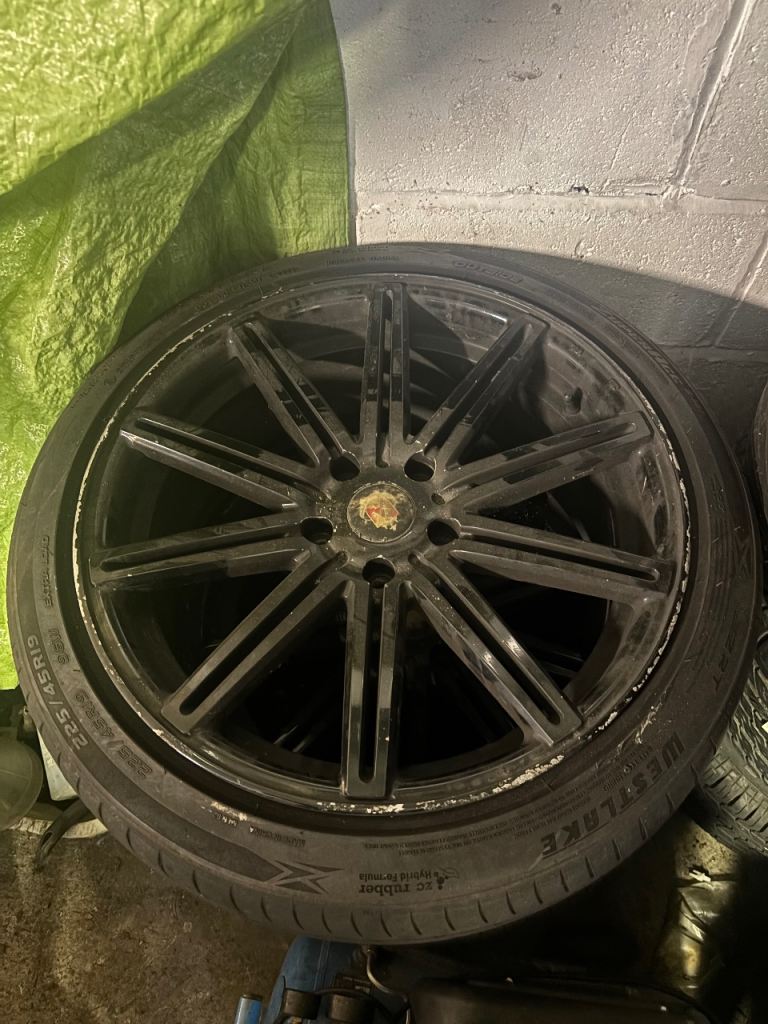 19” 5 stud alloy wheels set 