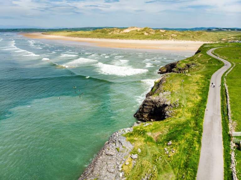 🏡 Bundoran Holiday Home – Sleeps 10 | Now Booking from May 1st