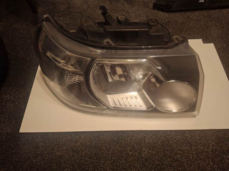 Landrover Freelander 2 driver's side headlight 