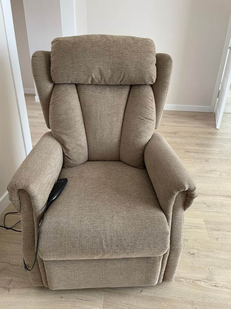 Electric riser recliner ,