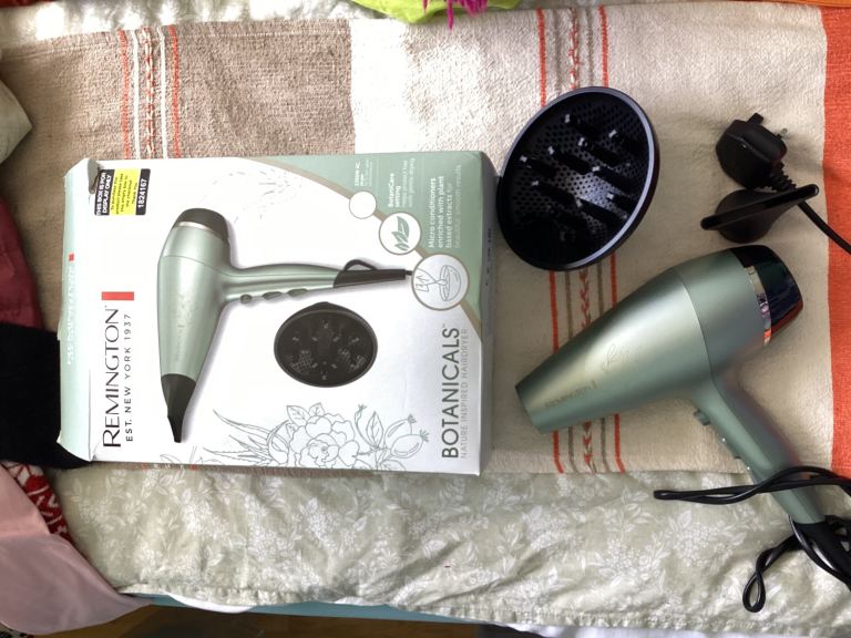 Remington Botanicals Hair Dryer with Diffuser – As Good As New