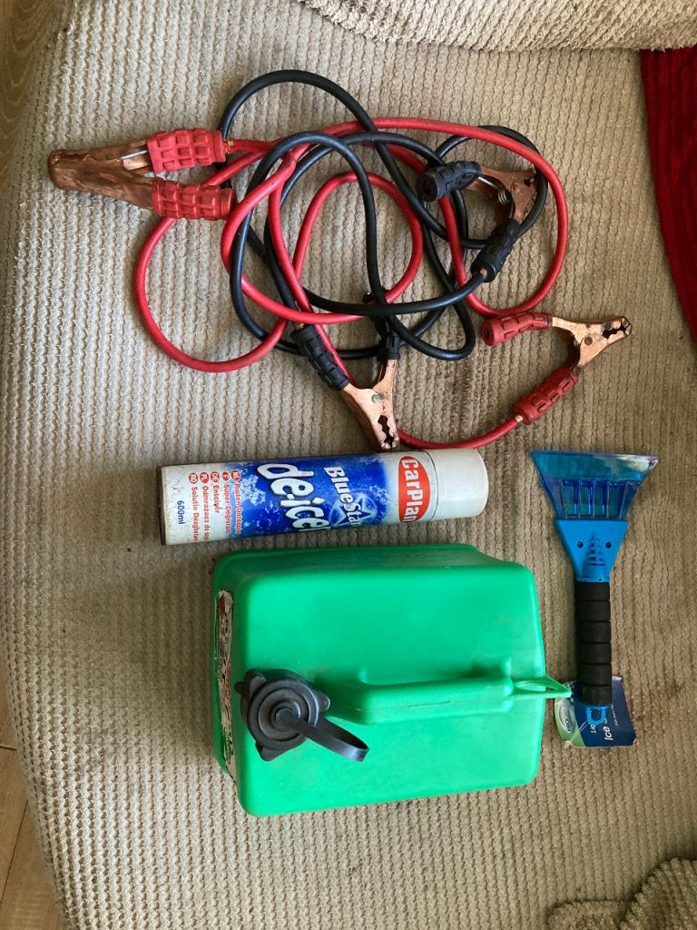 CAR JUMP LEADS AND PETROL CAN 