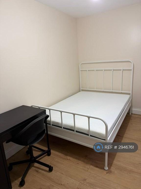 1 bedroom in Sibthorpe Road, London, SE12 (#2946761)