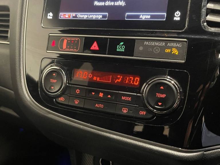 2018 Mitsubishi Outlander 2.4h TwinMotor 13.8kWh 5hs SUV 5dr Petrol Plug-in Hybrid CVT 4WD Euro 6...