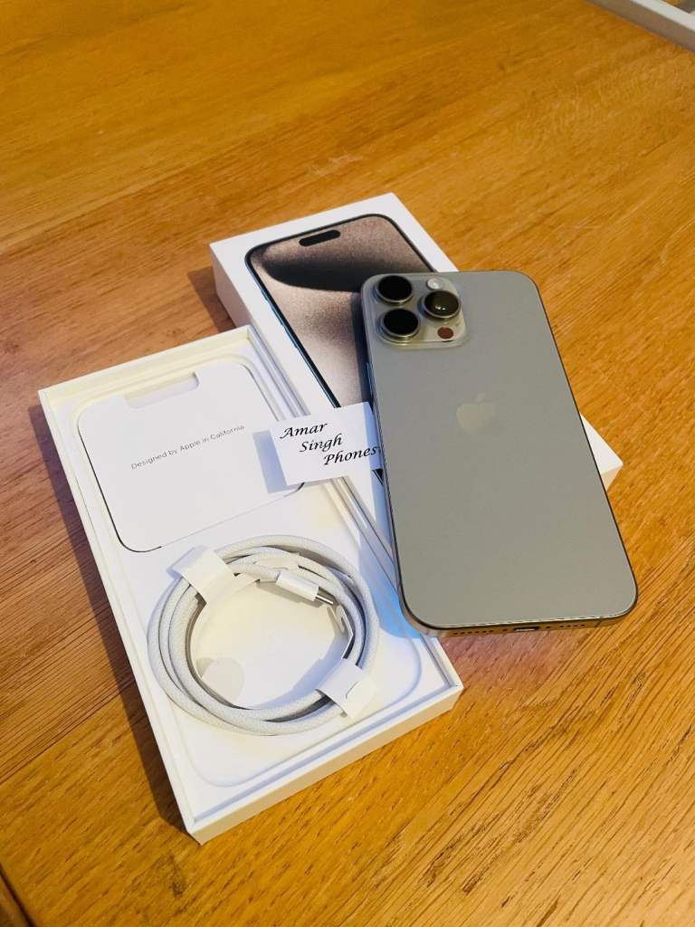 *immaculate* Iphone 15 pro MAX, Natural, 256GB (C593)