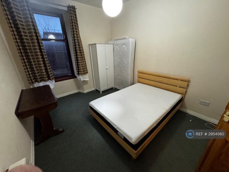 1 bedroom flat in Kirkwood Street, Rutherglen, Glasgow, G73 (1 bed) (#2954560)