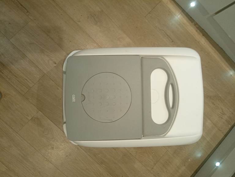 PET CARRIER LIKE NEW VERY CLEAN TIDY