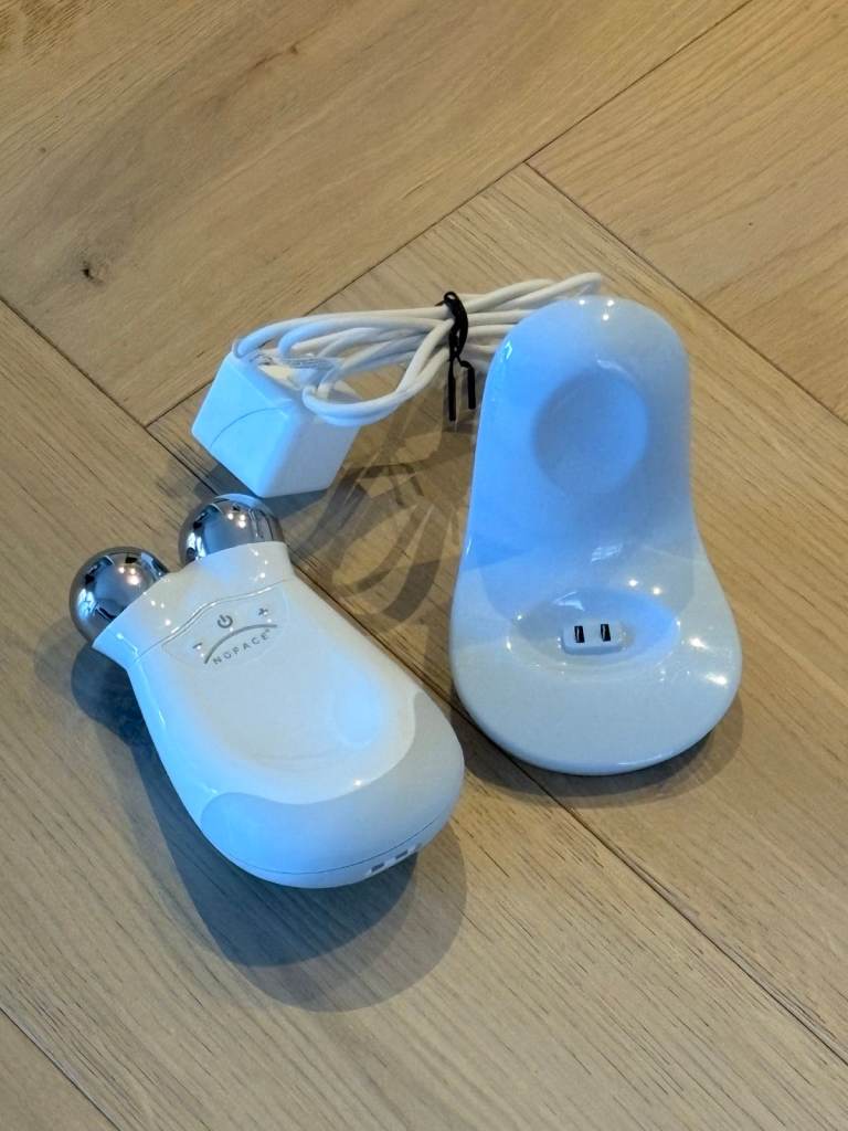 NuFACE Trinity Facial Toning Device, Microcurrent Lifting Anti-aging, Barely Used