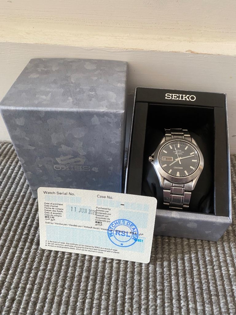 Seiko sapphire 100m V743 8B50 blue dial - full set 