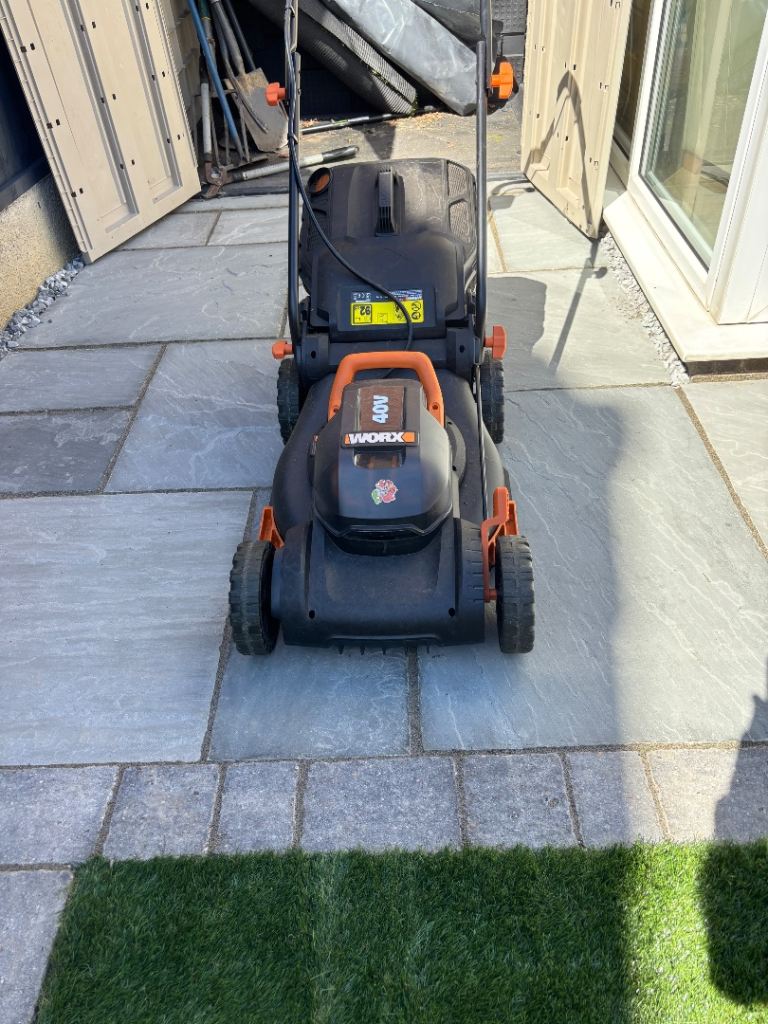 Worx cordless Lawnmower 