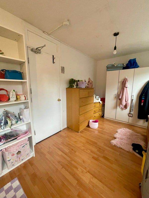 Double Room in Aldgate East Area+All Bill Incld