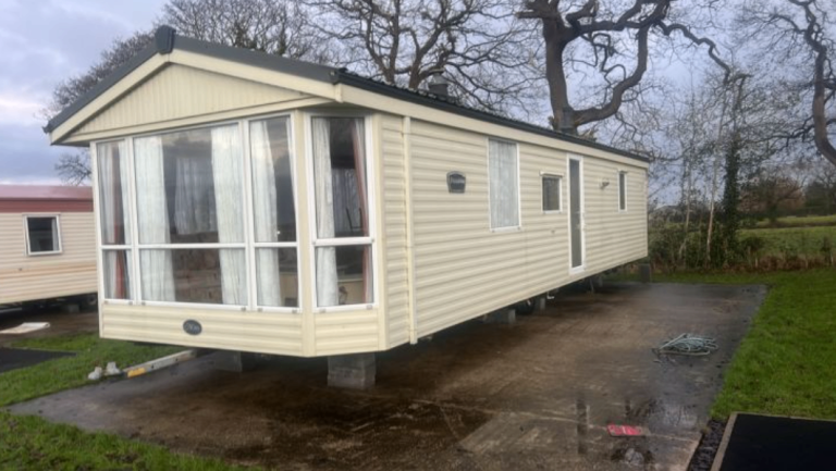 Modern 3 -Bedroom Caravan | Furnished | Parking | Bills Included | Holywell, Flintshire - CH8