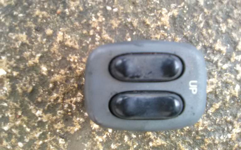 Breaking Blue Hyundai ATOZ+ 1.0 Auto 2000 - 2x FRONT WINDOWS POWER SWITCH - USED