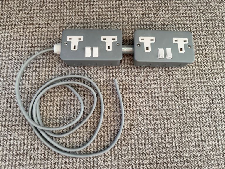METAL CLAD 13 Amp Double 2 Gang Switched Socket x 2 connected socket 