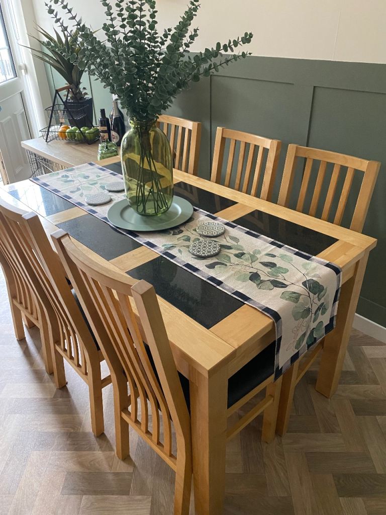 6 seater dining table and chairs 