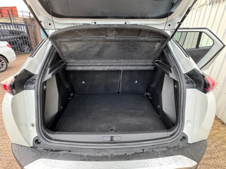 2022 Peugeot 2008 100kW Allure Premium 50kWh 5dr Auto HATCHBACK Electric Automatic