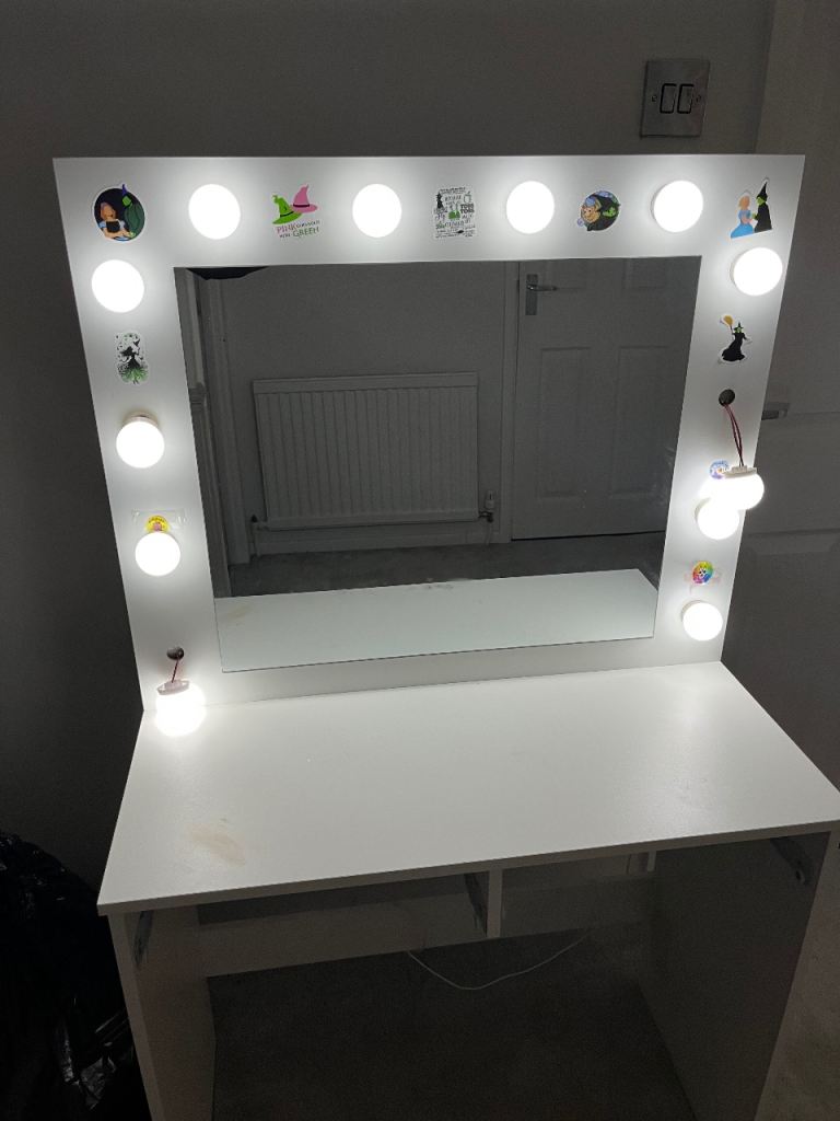 Dressing table 