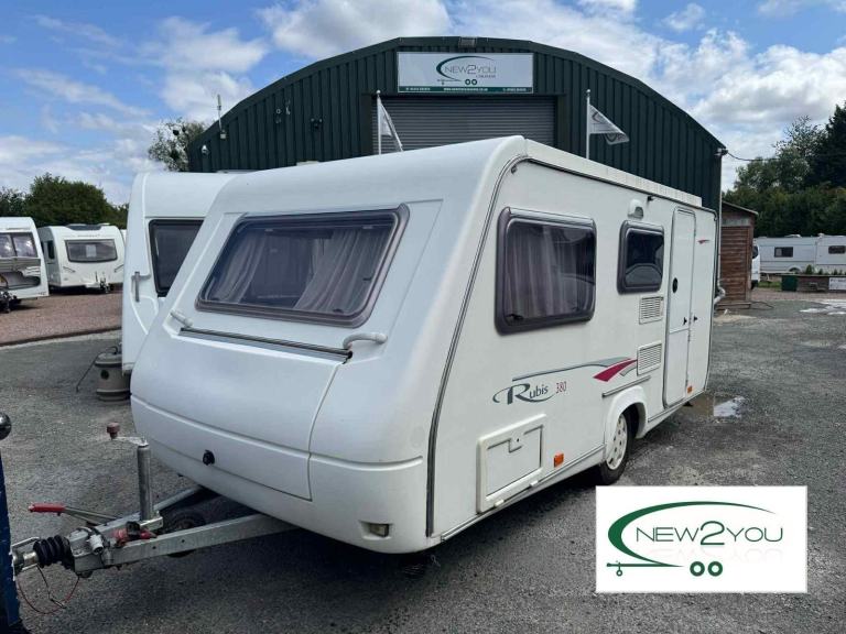 2005 Trigano Rubis Caravan - RARE POP UP - STOCK E165 - MUST BE SEEN!!!
