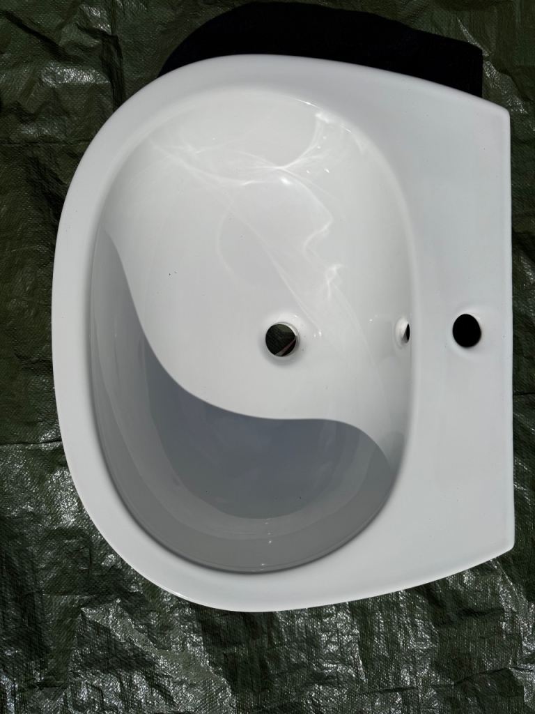 Fired Earth white ceramic sink unused, premium product