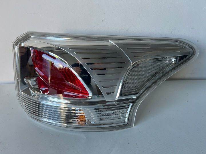 Outlander tail light right