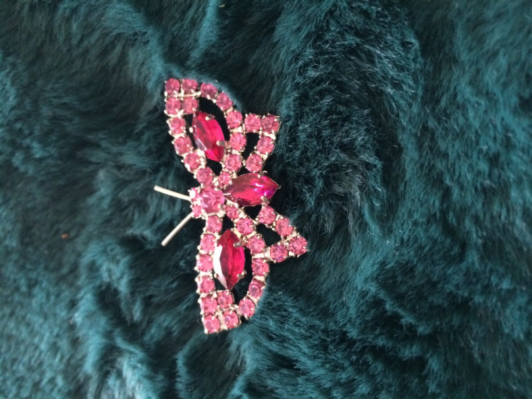 BRILLIANT PINK BUTTERFLY BROOCH 