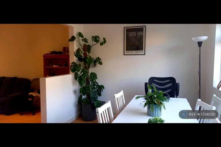 4 bedroom house in Whitnell Court, London, SW15 (4 bed) (#1734030)