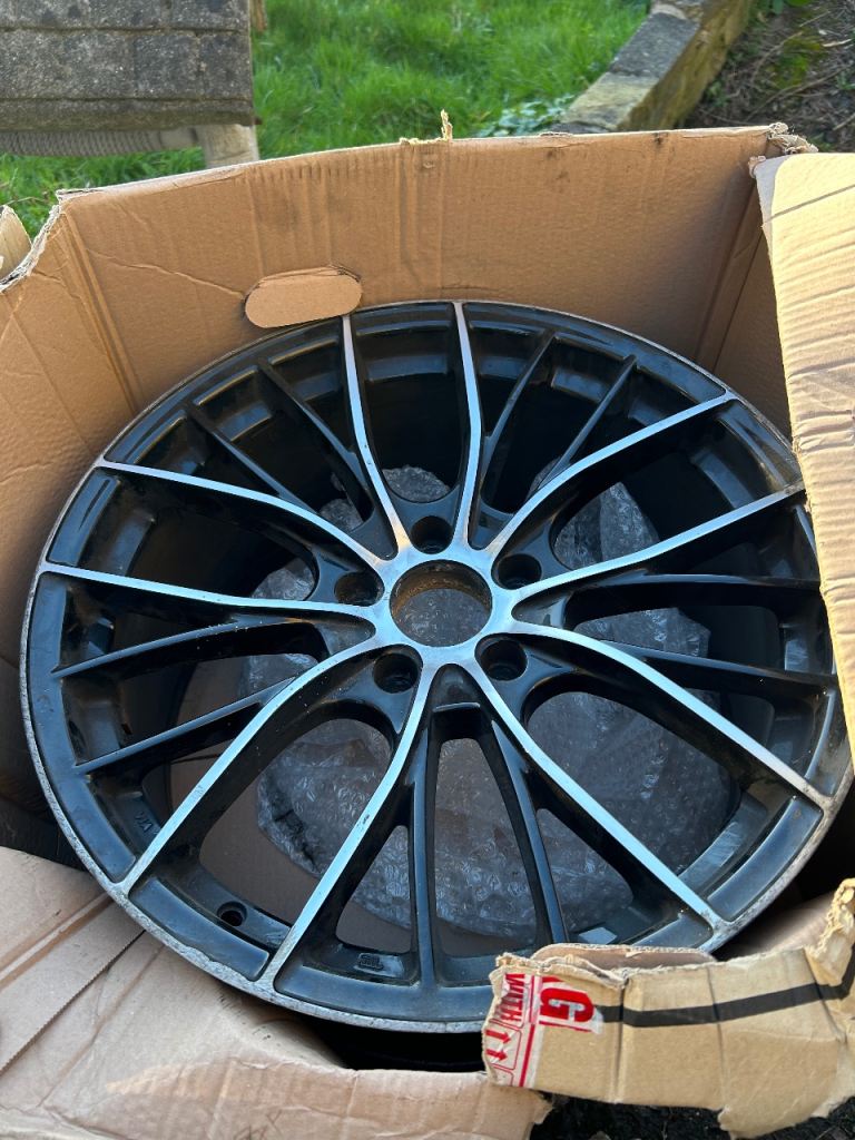BMW E93 19” DRC DMM Alloys – 4 Wheels – ONE TYRE – QUICK SALE