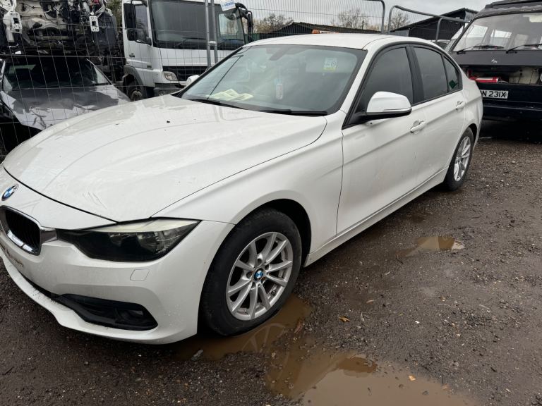 BMW f30 316i se 2016 white BREAKING FOR PARTS 
