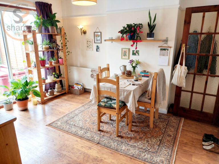 3 bedroom house in Burley Close, Streatham, London