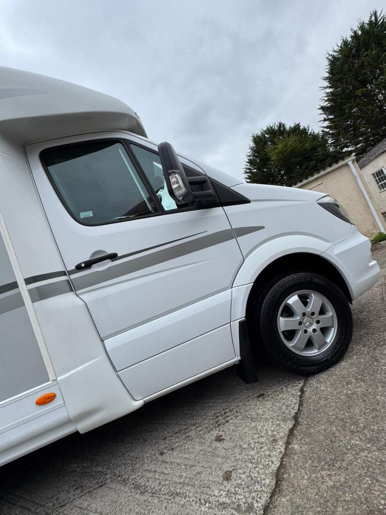 Mercedes-Benz Autosleeper Bourton 2.1 Motorhome- like new condition 