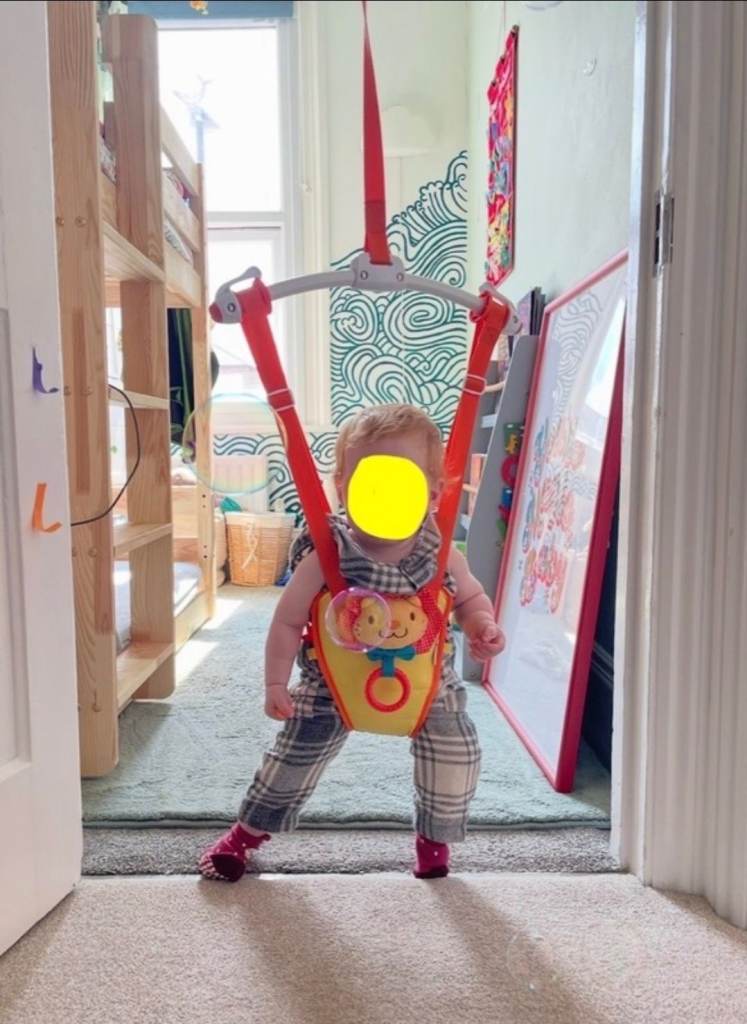 Munchkin Bounce and Play Baby Door Bouncer (Lenny the Lion)