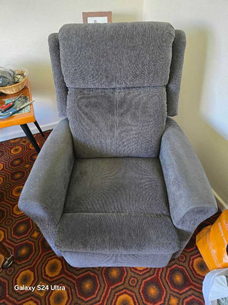 Restwell Indiana Rise and Recline Dual Motor mobility chair 