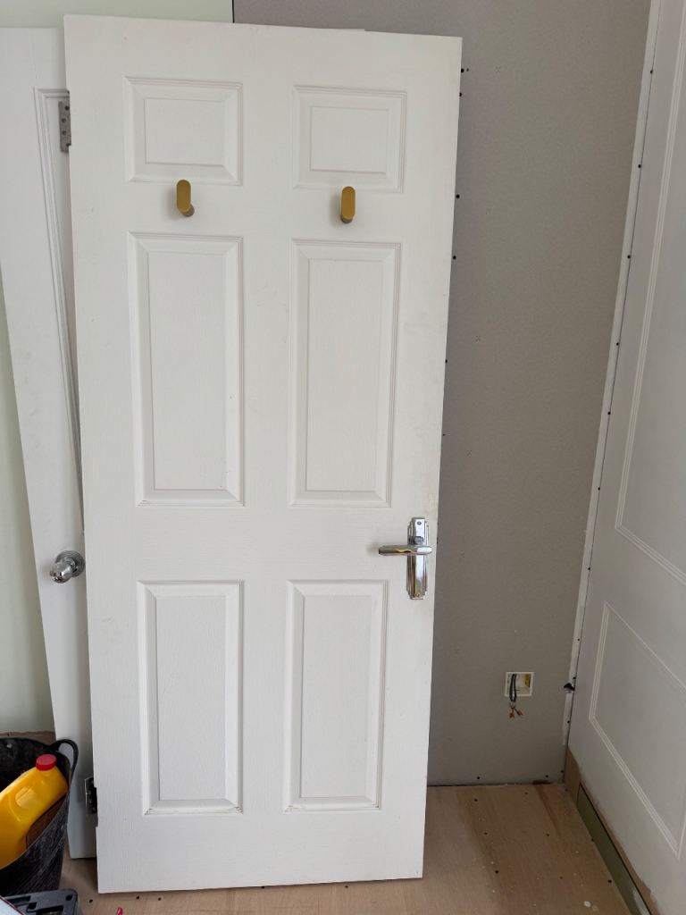 Solid internal door free