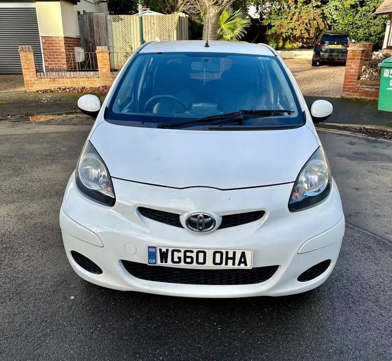 Toyota, AYGO, Hatchback, 2010, Manual, 998 (cc), 5 doors
