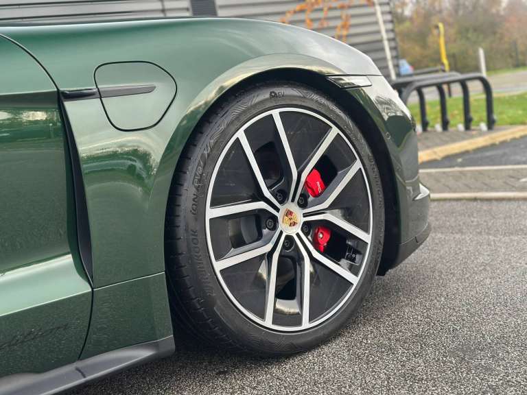 2025 Porsche Taycan 440kW 105kWh 4S Black Edition 4dr Auto Saloon Electric Automatic